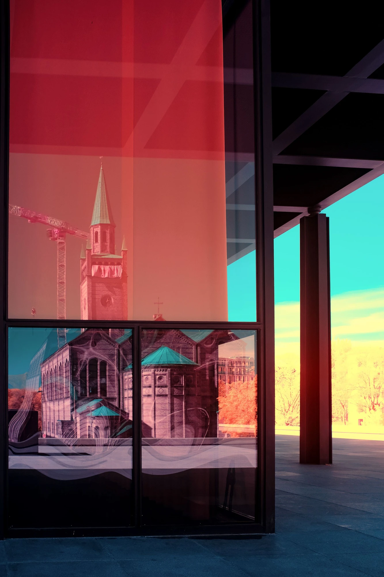 Neue Nationalgalerie: Reflected Silence