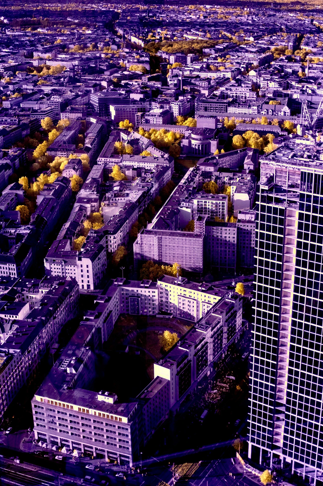 Photographie d’art infrarouge d’André Wagner: Berlin, Between Frequencies.