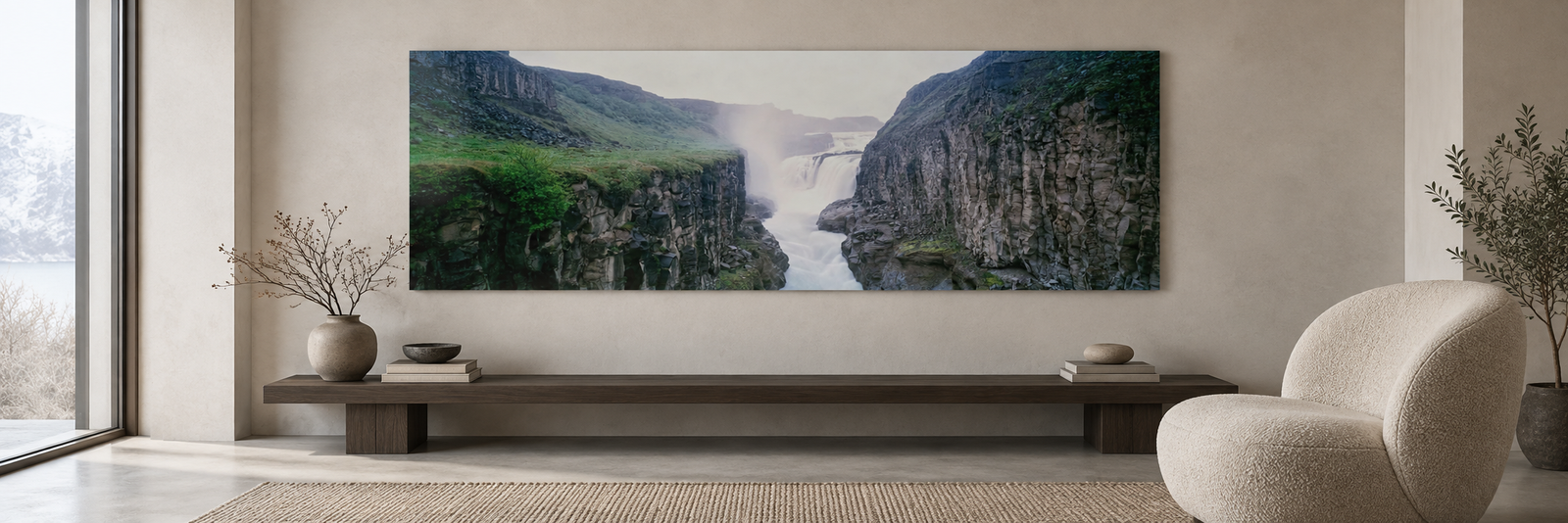 Visualisation d’intérieur avec l’œuvre photographique « Canyon of hvita 3, Island » d’André Wagner ; il ne s’agit pas d’une installation photographiée.