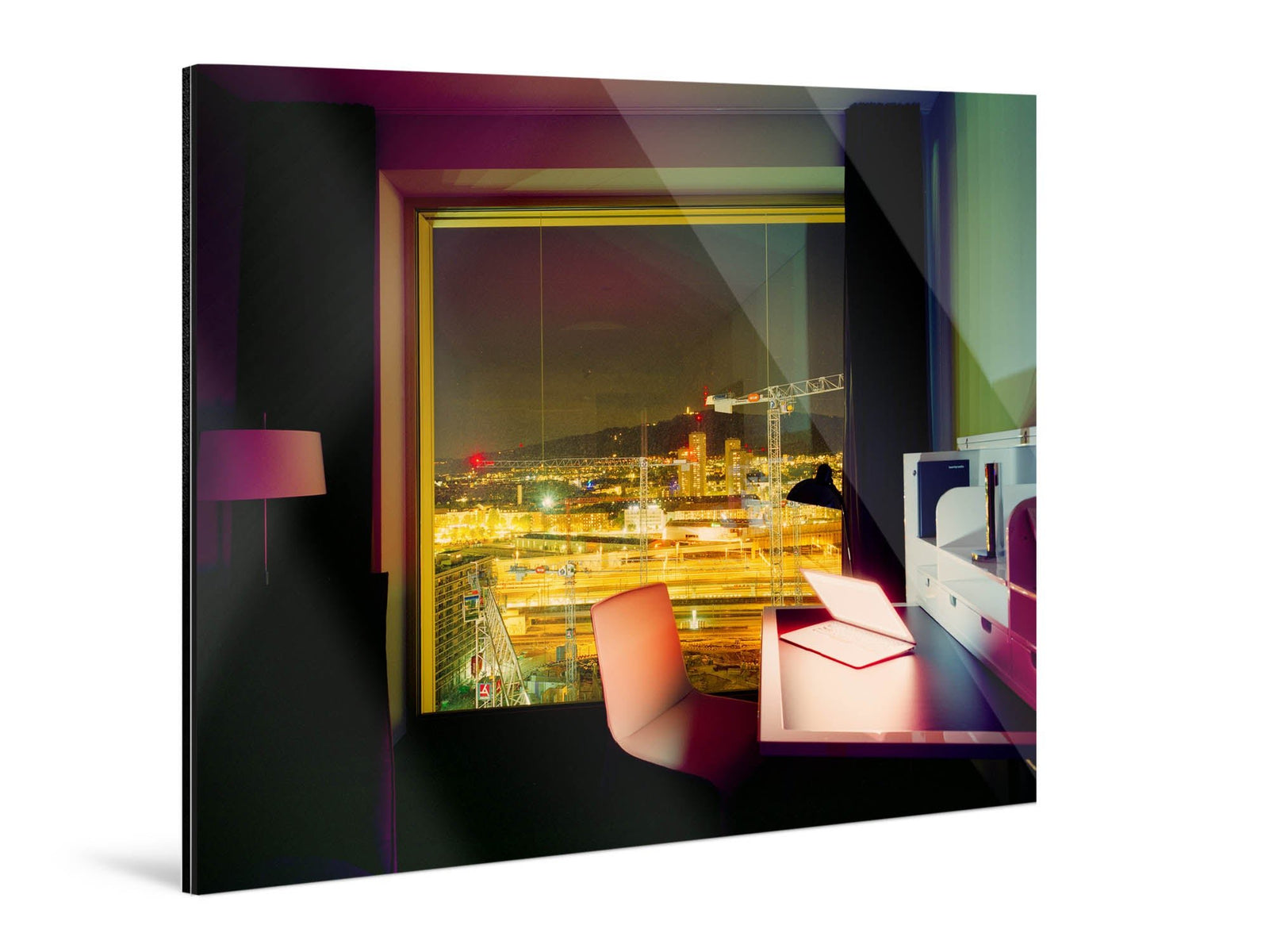 Additional view of the photographic artwork “Flatrate, Schweiz” by André Wagner.