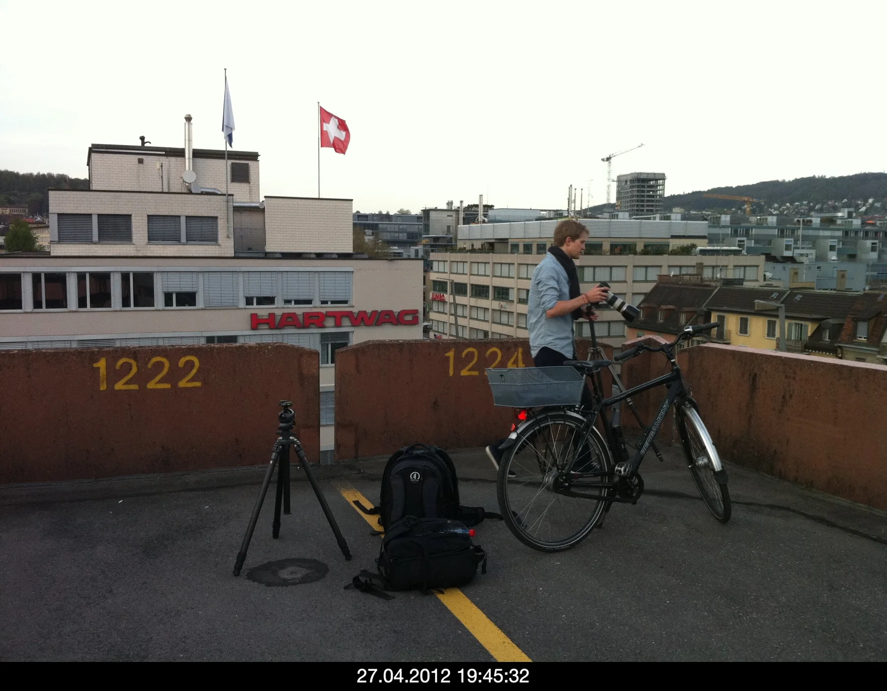 Prise de vue au trépied sur une terrasse de toit