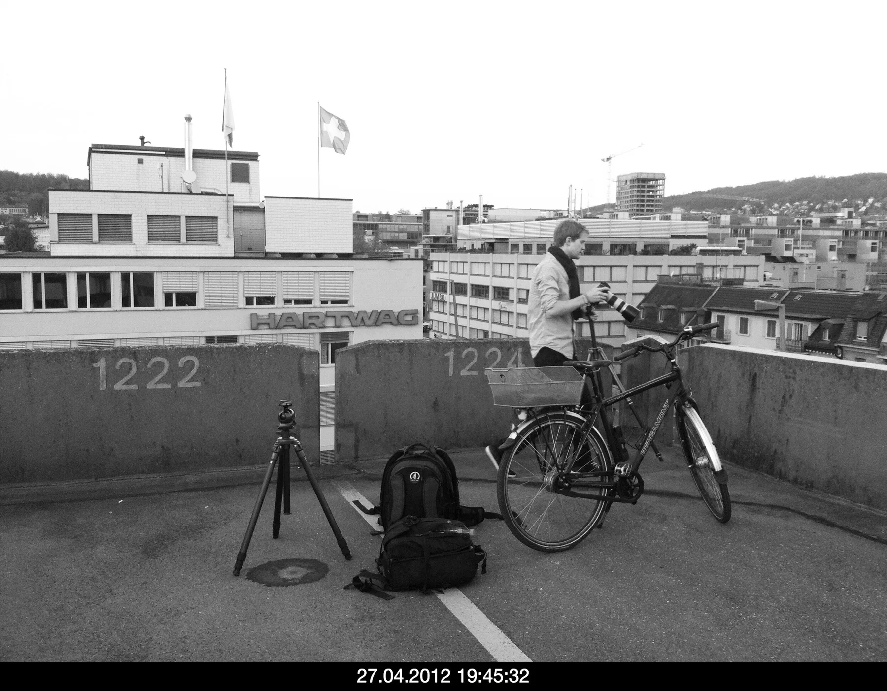 Prise de vue au trépied sur une terrasse de toit