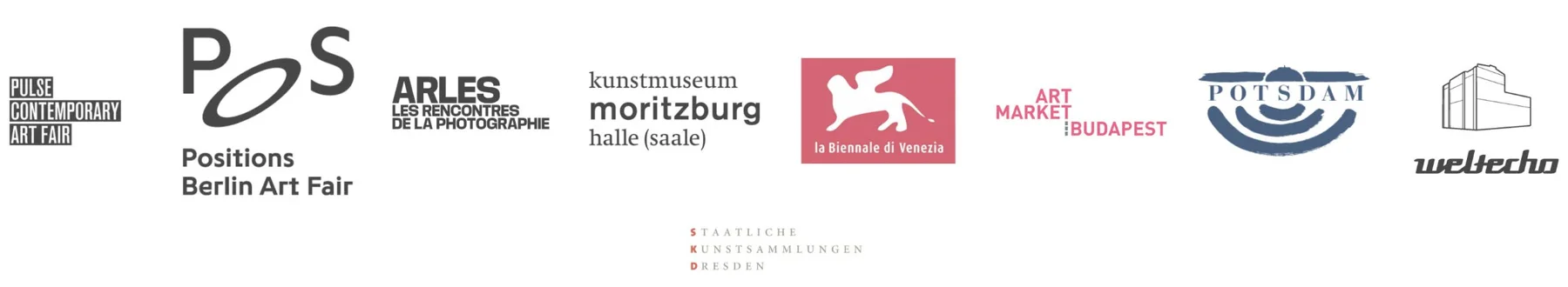 Composition de logos et de noms de manifestations et de lieux artistiques européens : Berlin Art Fair, ARLES, Kunstmuseum Moritzburg, La Biennale di Venezia, Art Market Budapest, Potsdam, Weltecho, ainsi que Dresde et Halle.