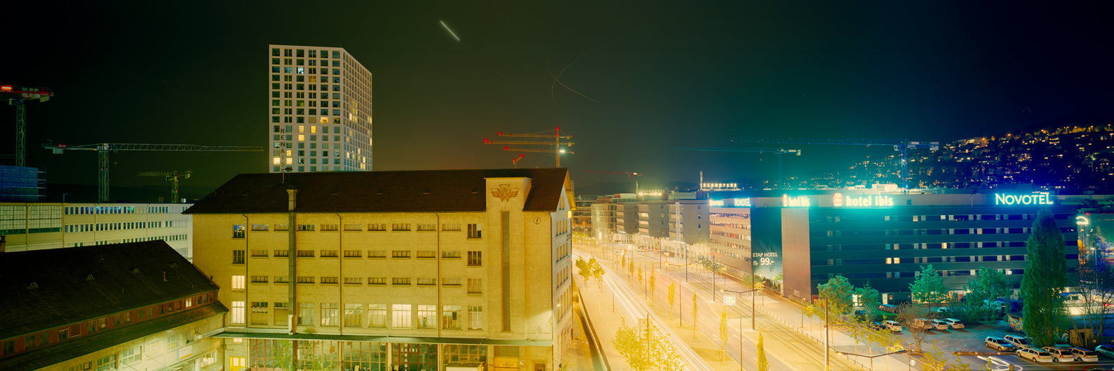 Autre vue de l’œuvre photographique « Pfingstweidstrasse Zürich 1 » d’André Wagner.
