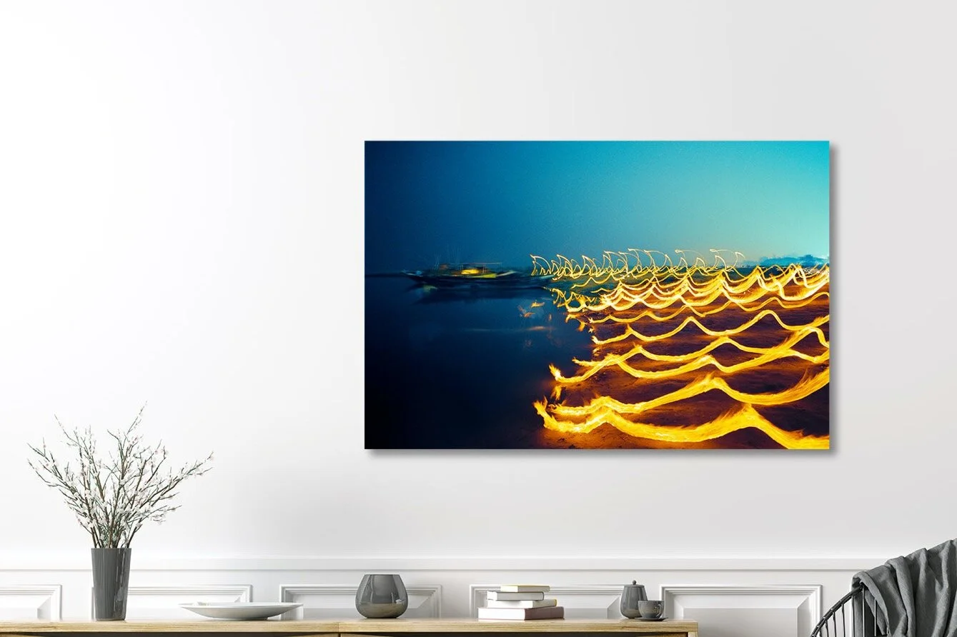 Visualisation d&rsquo;int&eacute;rieur avec l&rsquo;&oelig;uvre photographique &laquo; Vibrations, Indien &raquo; d&rsquo;Andr&eacute; Wagner ; il ne s&rsquo;agit pas d&rsquo;une installation photographi&eacute;e.