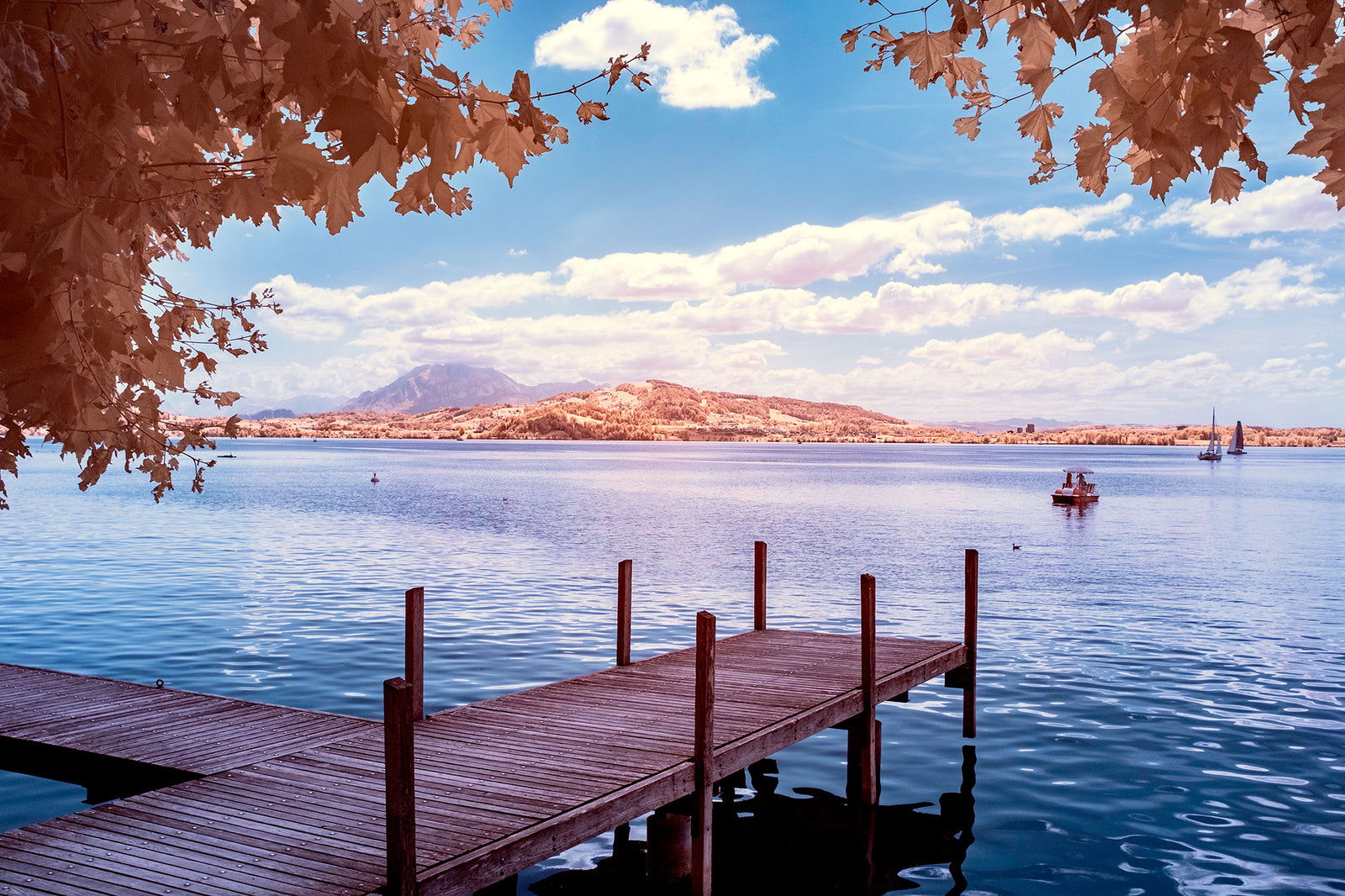 Photographie d’art infrarouge d’André Wagner: Zugersee 1, Schweiz.