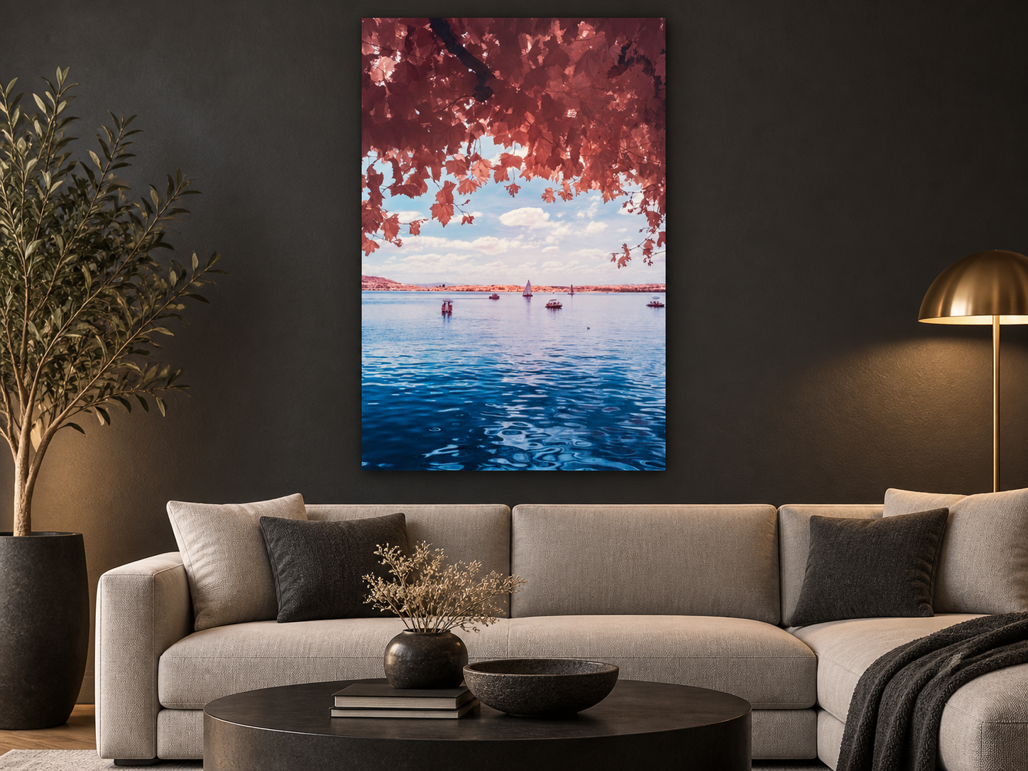 Visualisation d&rsquo;int&eacute;rieur avec l&rsquo;&oelig;uvre photographique &laquo; ZUGERSEE #3 &raquo; d&rsquo;Andr&eacute; Wagner ; il ne s&rsquo;agit pas d&rsquo;une installation photographi&eacute;e.
