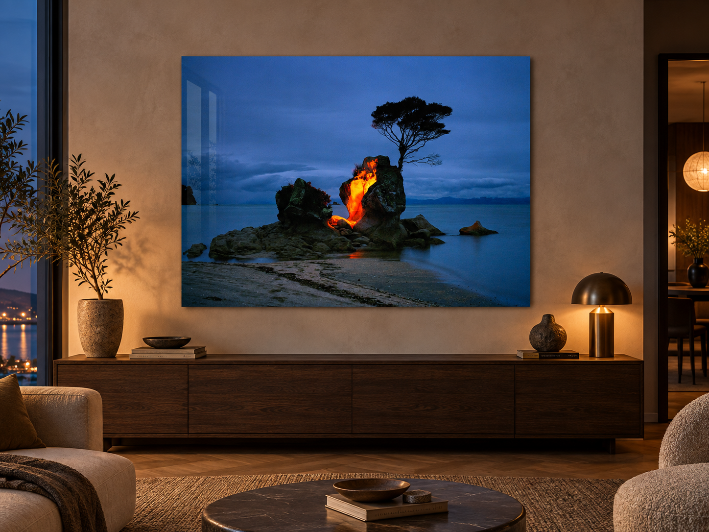 KI-generierte Raumvisualisierung – TO PLAY WITH FIRE, NEUSEELAND im Blaue-Stunde-Sammlerraum. Orientierung zu Größe und Wirkung; keine fotografierte Installation.