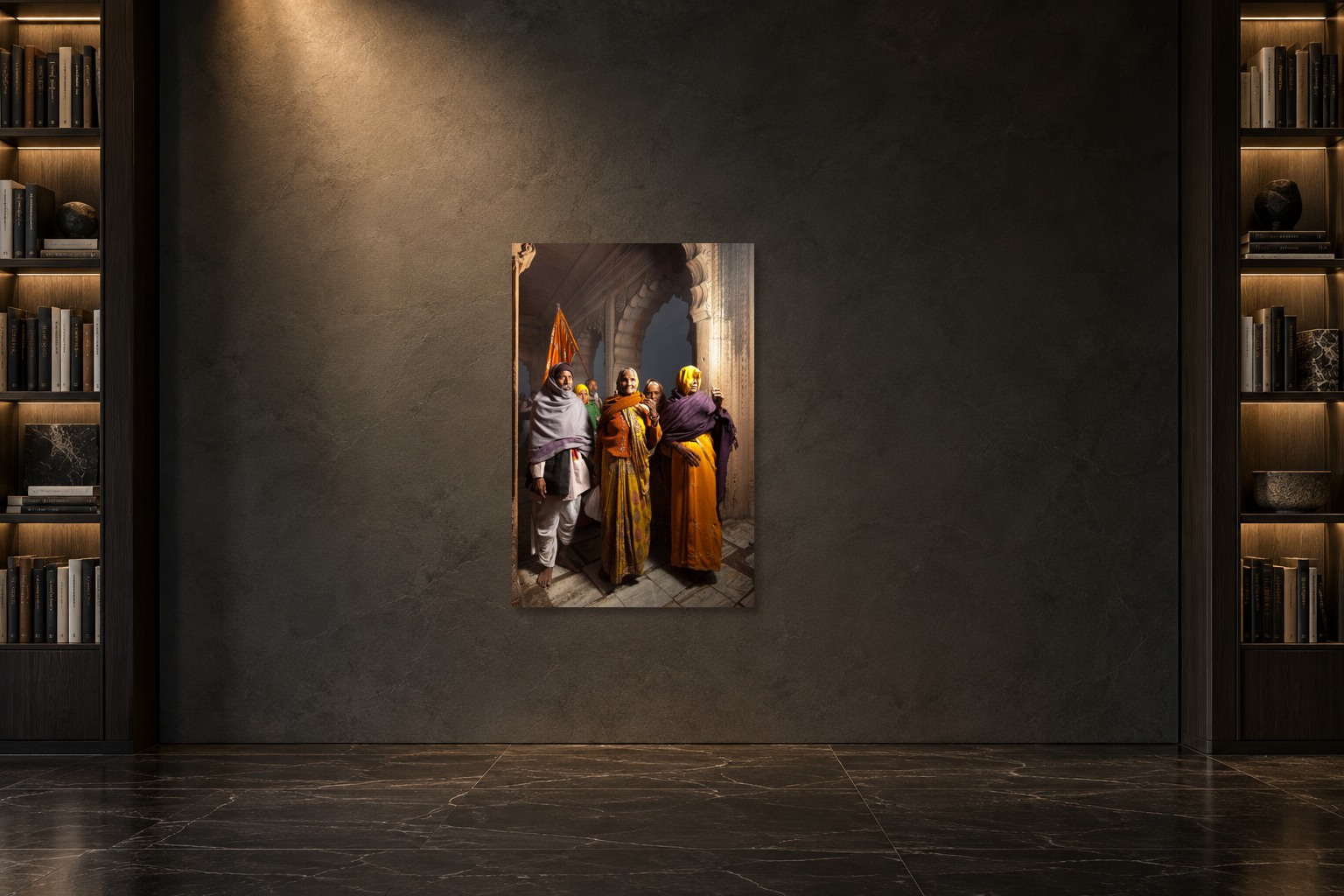 André Wagner – Pilgrim Family, Indien – Raumansicht für 162 × 108 cm