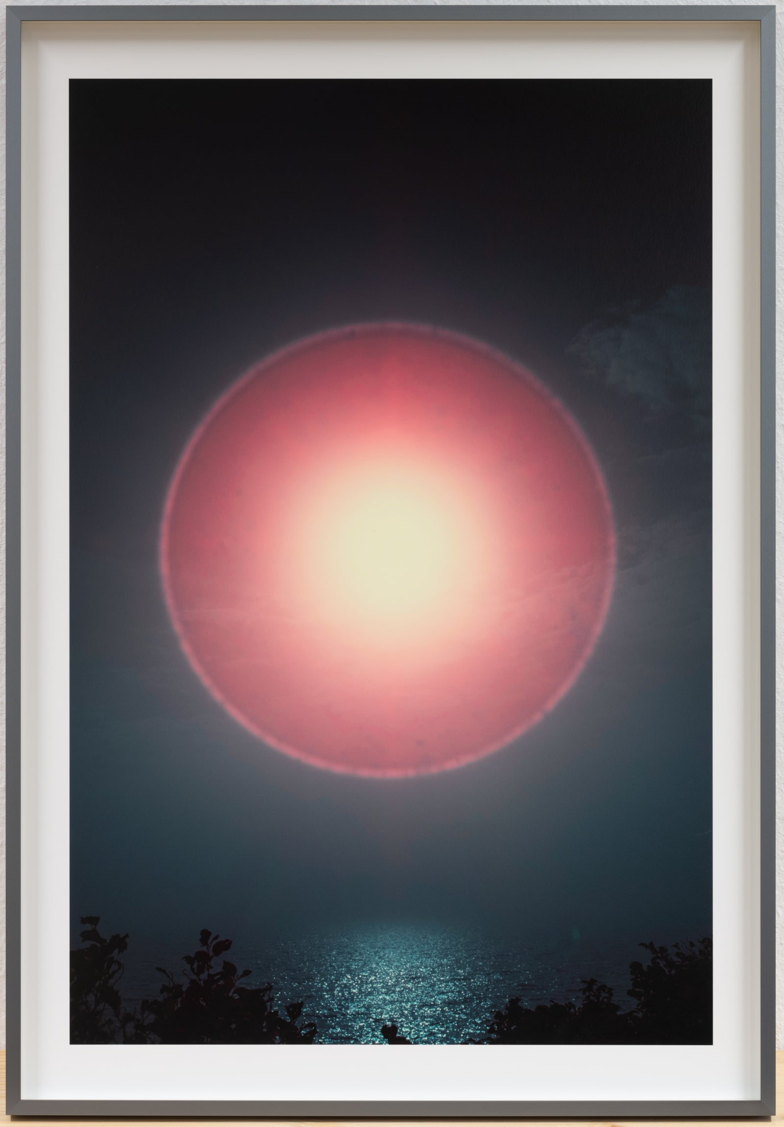 Sun halo: play of light over ocean waves 2, Deutschland