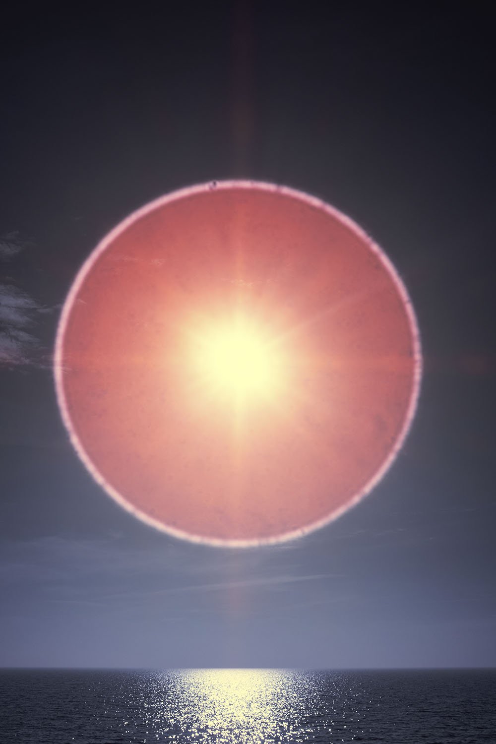 Sun halo: play of light over ocean waves 3, Deutschland