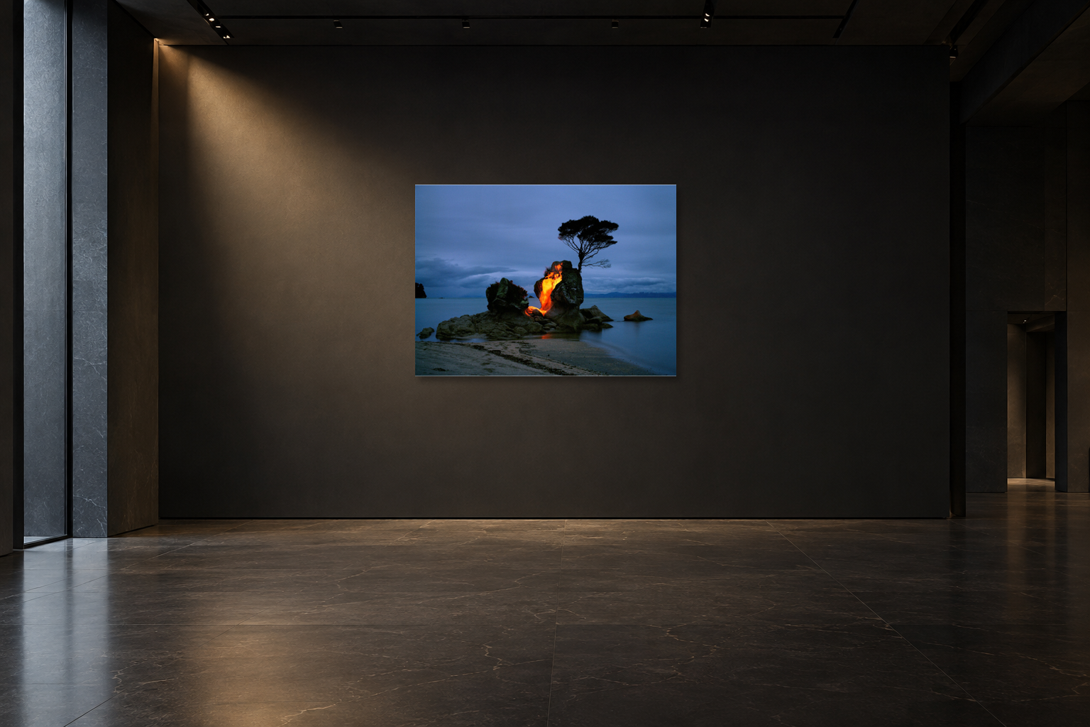 TO PLAY WITH FIRE, NEUSEELAND — Raumansicht, Edition 110 × 150 cm